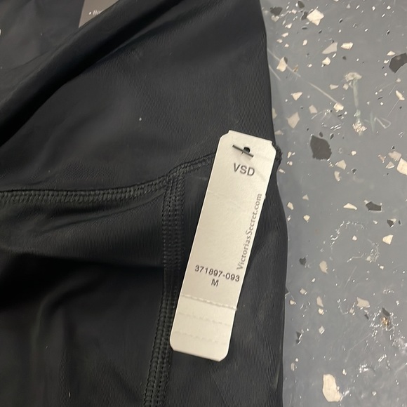 NEW Victoria Secret Sport Women’s Athletic Leggings Medium - Picture 4 of 5